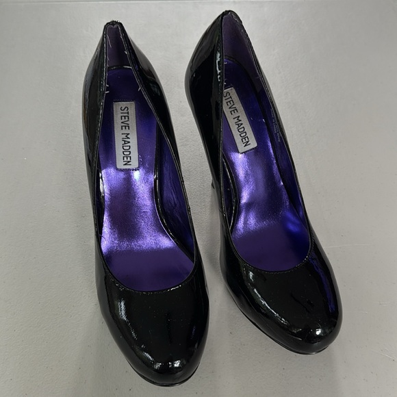 Steve Madden Trinitie Patent Leather Pump - Picture 4 of 14